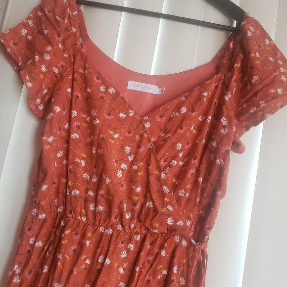 NWOT Dress - Picture 2 of 4